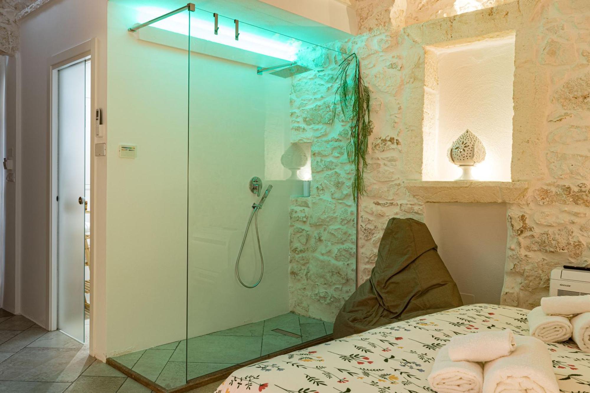 Luxury Suite Of 오스투니 외부 사진